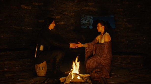Plik:Kylo na Ahch-To.jpg