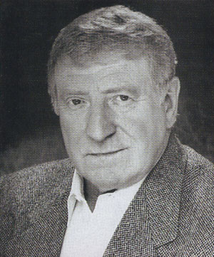 Plik:Clive Revill.jpg