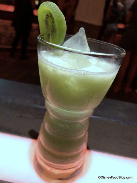 Plik:Ogas-cantina-galaxys-edge-t-16-skyhopper.jpg