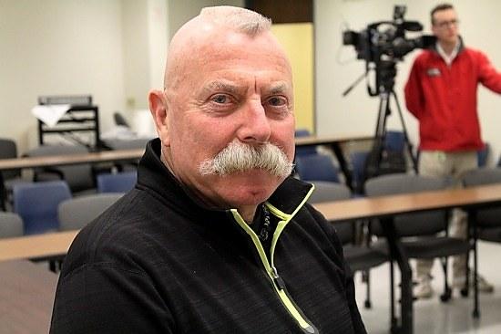 Plik:Ray Hassett.jpg