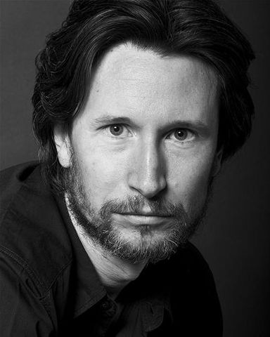 Plik:Jonathan Aris.jpg