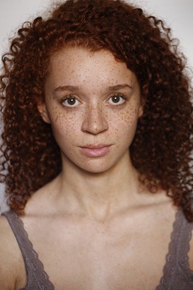 Plik:Erin Kellyman.jpg